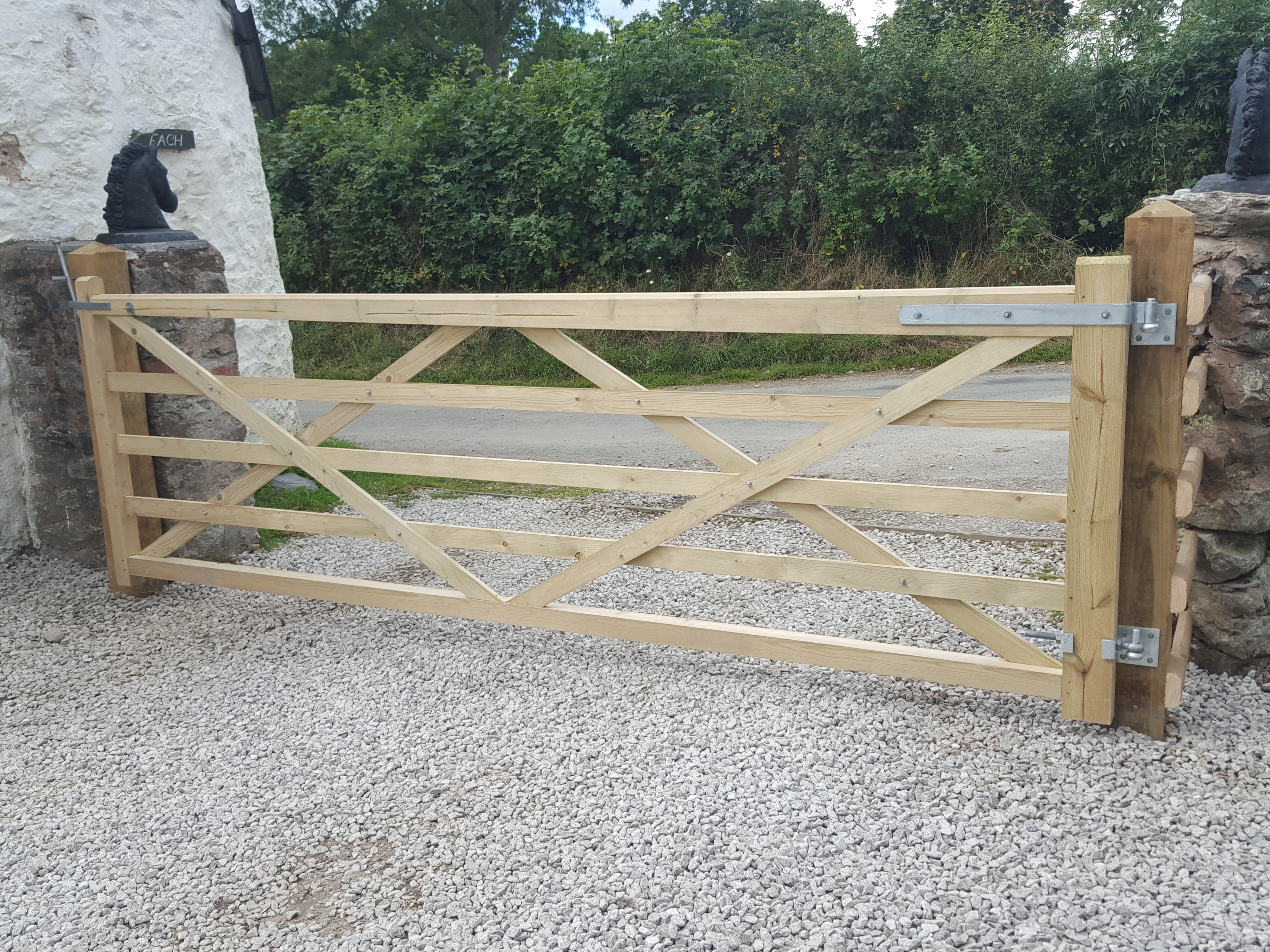 The Beacon 5 Bar Field Gate – Denbigh Timber Products